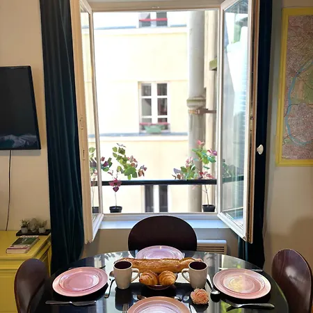 Cozy Near Louvre&st Germain Près Aldaro Parigi