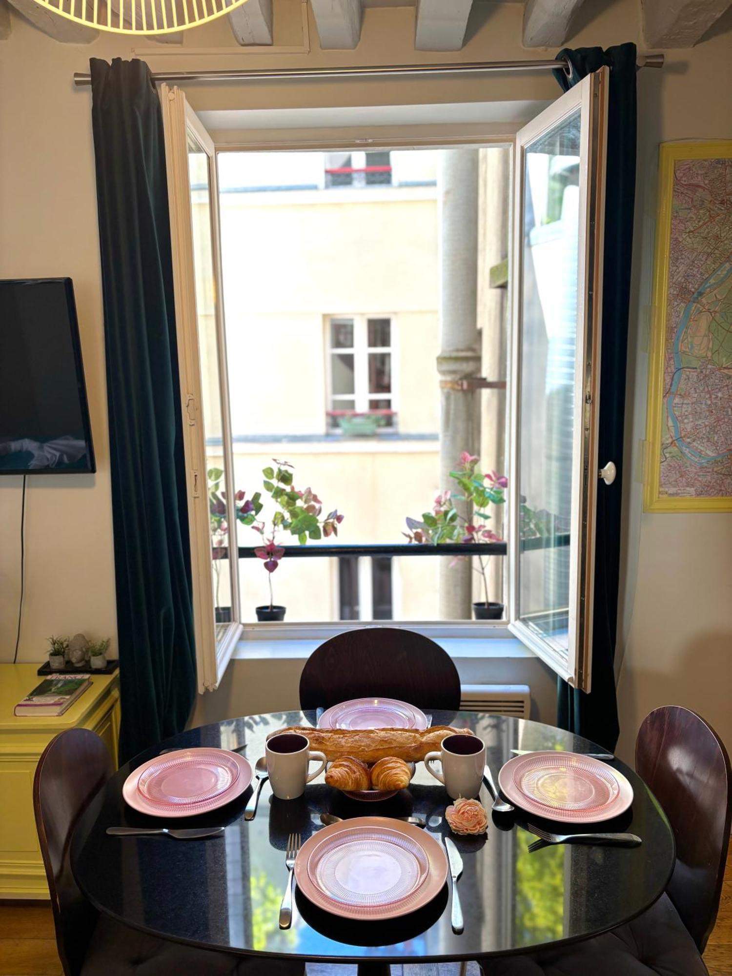 Cozy Near Louvre&st Germain Près Aldaro Parigi
